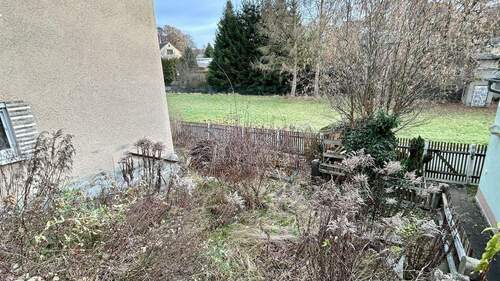Gartenanteil neben dem Haus - 