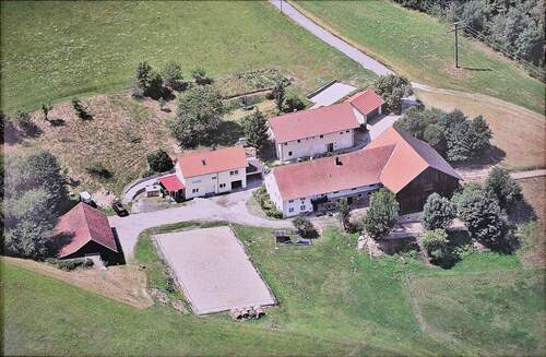 Luftbild - Naturparadies mit Hofstelle - Ideal für Tierhaltung, Selbstversorgung und Landwirtschaft - über Passau - Bereich Oberhaus