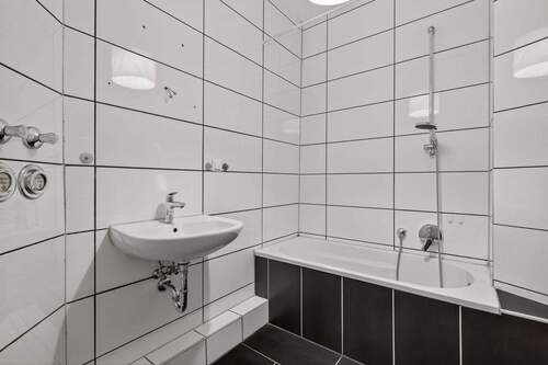 Badezimmer - Etagenwohnung mit 87,00 m&sup2; in Karlsruhe / Knielingen zum Kaufen