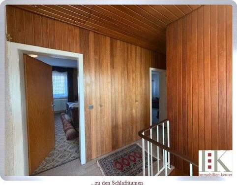 ...zu den Schlafräumen - 