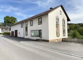 Hausansicht - Mehrfamilienhaus, Wohnhaus mit 182,60 m&sup2; in Niederaichbach / Oberaichbach zum Kaufen