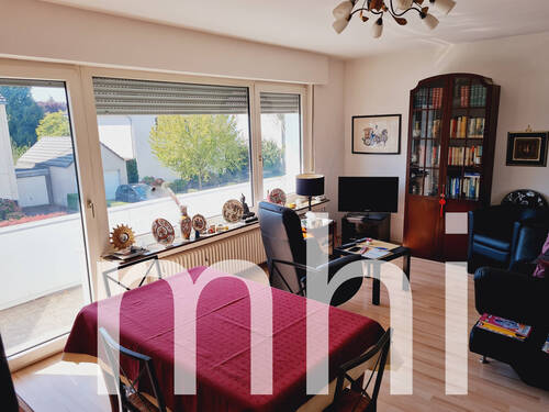 Wohnzimmer- / Esszimmer - 2 Zimmer Etagenwohnung zum Kaufen in Köln / Weiden