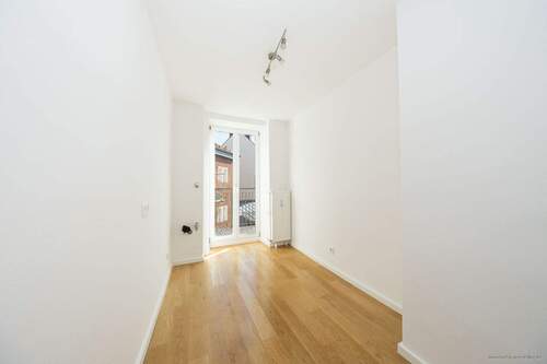 helle Küche - 3 Zimmer Etagenwohnung in München