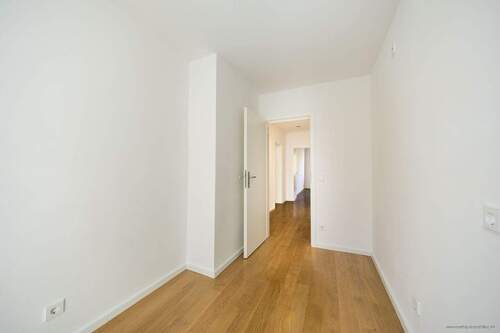 helle Küche - Etagenwohnung mit 75,00 m² in München zum Kaufen