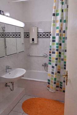  Badezimmer - 2 Zimmer Etagenwohnung zum Kaufen in Hamburg