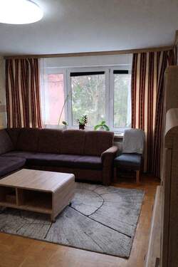 Wohnzimmer - Etagenwohnung mit 50,00 m&sup2; in Hamburg zum Kaufen