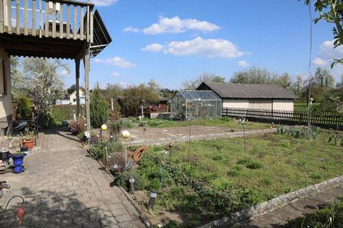 Beete mit Gewächshaus - 