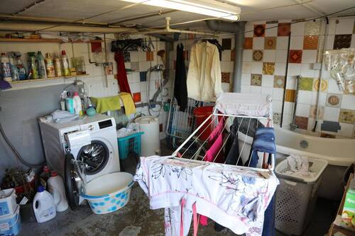 Waschküche - Mehrfamilienhaus, Wohnhaus mit 200,00 m&sup2; in Ebersbach-Musbach zum Kaufen