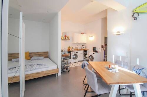 Küche und Schlafbereich linke Wohnung - 