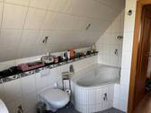 10.) Tageslichtbad mit Badewanne.JPG - 