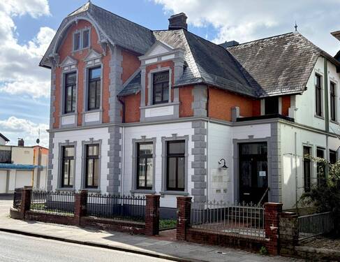 Ansicht 1.jpg - Ein Zuhause mit Geschichte – Einzigartiges Baudenkmal im Herzen von Brake