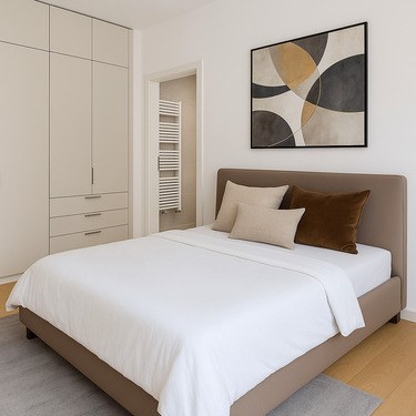 Schlafzimmer mit En-Suite-Badezimmer - 2 Zimmer Etagenwohnung zum Kaufen in Berlin