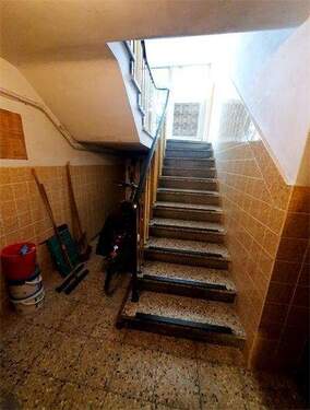 Treppe zum Kellergeschoß - 