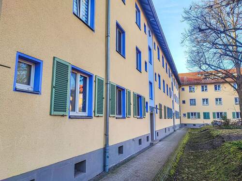 Weg zum Hauseingang - 