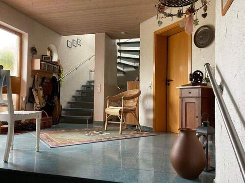 EG Flur - Geräumiges 6,5 - Zimmer - Haus in Eutingen im Gäu - Teilort Weitingen