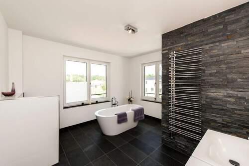 Beispiel Bad - 4 Zimmer Mehrfamilienhaus, Wohnhaus in Teltow