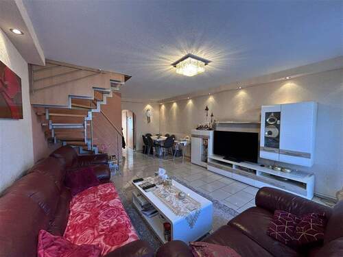 Wohnzimmer - 5 Zimmer Reihenmittelhaus in Oberhausen