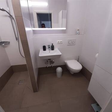 modernes Duschbad - 