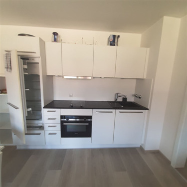 Blick auf die komplette EBK - 
