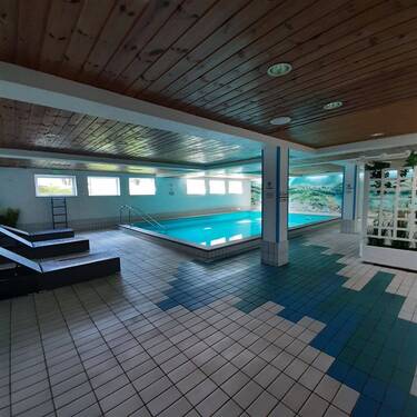 Hallenbad der Anlage - 