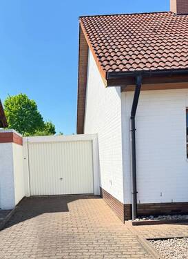 Garagenzufahrt - 4 Zimmer Bungalow in Worms / Rheindürkheim