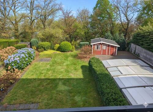 Garten mit überdachtem Pool - 1 Zimmer Mehrfamilienhaus, Wohnhaus zum Kaufen in Leichlingen