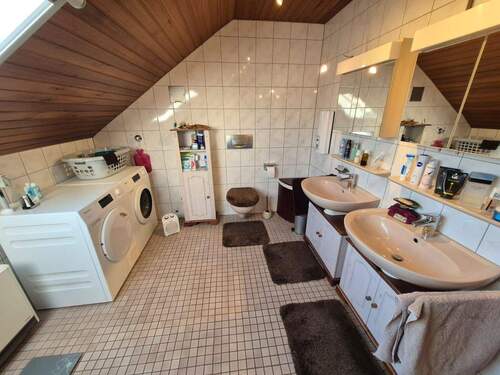 Bad DG 2 - 1 Zimmer Mehrfamilienhaus, Wohnhaus in Karlsruhe