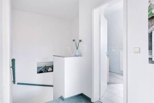 Lichtreicher Flur mit angenehmer Atmosphäre - 