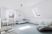 Ein weiteres Zimmer bietet sich ideal als Kinder- oder Gästezimmer an - 