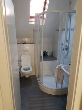 WC mit Dusche im OG - 