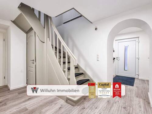 Wohnflur - Provisionsfrei! I 8 Zimmer I 4 Bäder I 3 Garagen + Nebengelasse