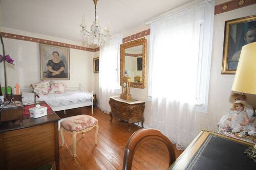 eines der vielen Zimmer.jpg - Mehrfamilienhaus, Wohnhaus mit 173,80 m&sup2; in Bacharach zum Kaufen