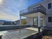 Große überdachte Terrasse mit herrlichem Blick - 2 Zimmer Etagenwohnung in Nabburg
