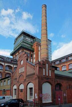 Historische Fabrik gegenüber - 