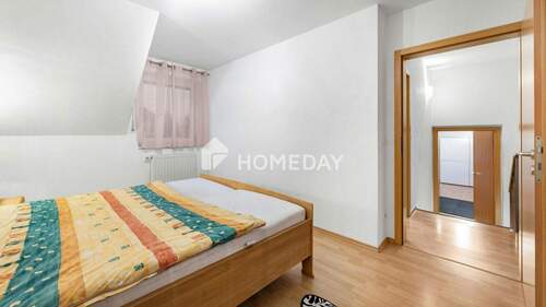 1. OG Schlafzimmer 2 - 