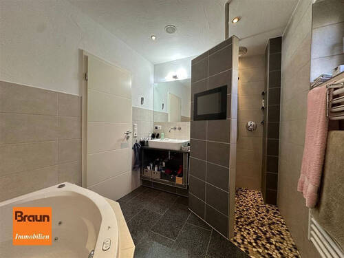 1-2 Familienwohnhaus, VS-S, Bad EG - 