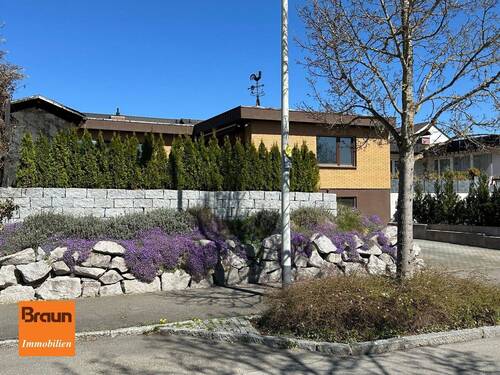 1-2 Familienwohnhaus, VS-S - 5 Zimmer Bungalow in Villingen-Schwenningen