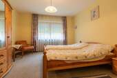 Schlafzimmer (UG) - 