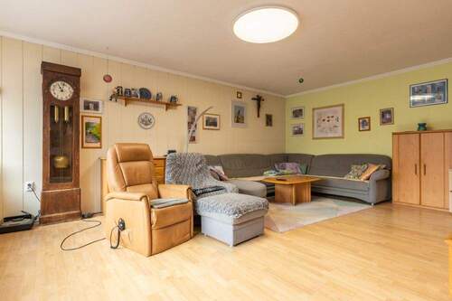 Wohnzimmer (EG) (1) - 8 Zimmer Einfamilienhaus in Eging