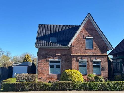 Frontaufnahme - Meldorf - sehr gepflegtes EFH mit Garage und Gartenhaus