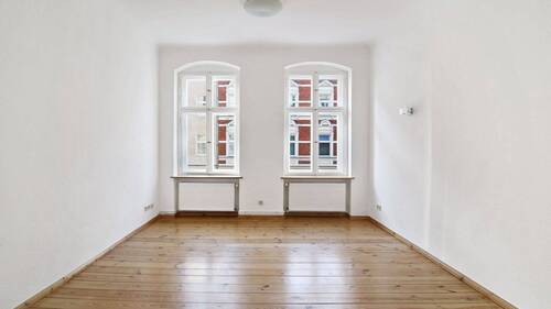 Wohnzimmer - 2 Zimmer Etagenwohnung zum Kaufen in Berlin