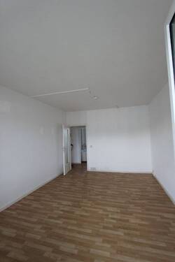 Wohnzimmer - 3 Zimmer Etagenwohnung zur Miete in Gera