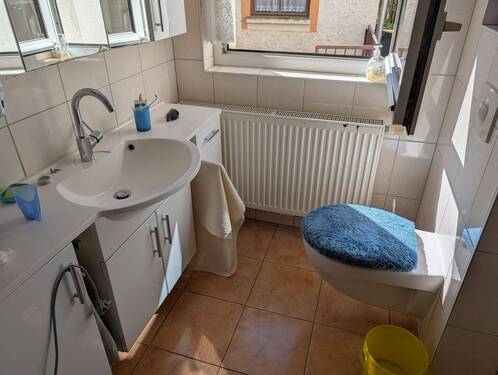 Bad mit Dusche - 