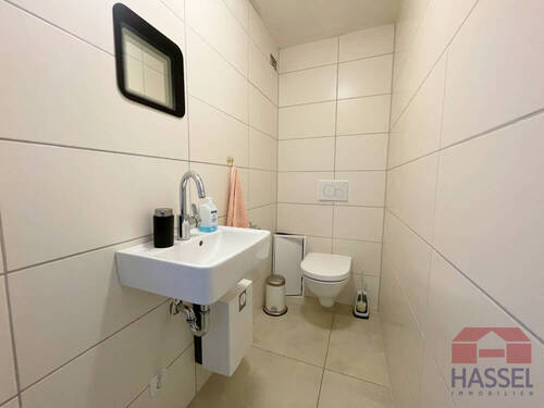 mit Waschtisch und Toilette - 