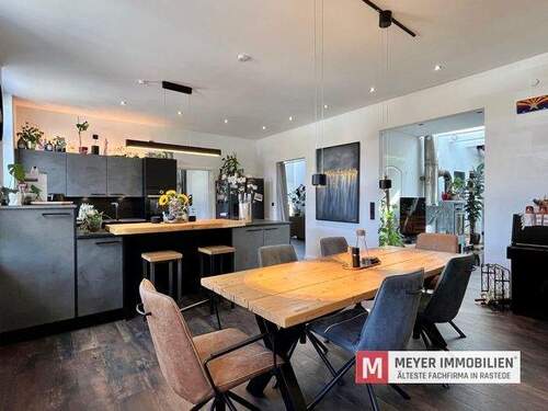 Essbereich und Küchenansicht - 