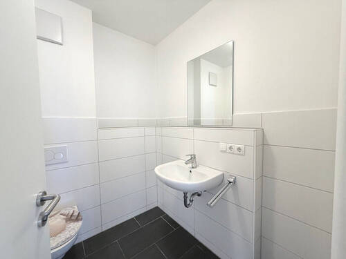 Bad (identisch mit Wohnung B6) - 