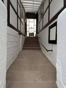 Zugang Haupteingang - 