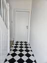 Treppenhaus, Wohnungseingang - 2 Zimmer Etagenwohnung in Ottweiler