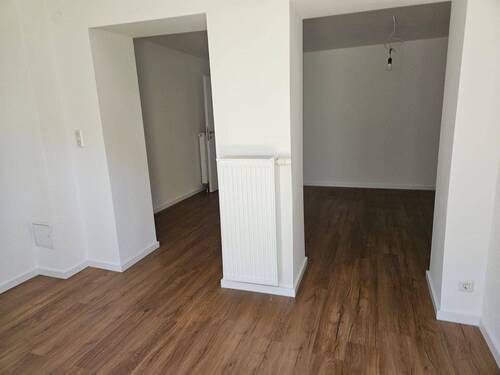 EG: Wohn- und Esszimmer, Ausgang in den Garten - 
