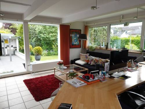 Ehemaliges Schwimmbad mit Gartenblick - 